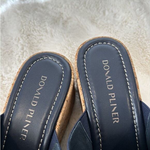 Donald J. Pliner Women's Jocelyn Wedge Sandal Navy Size‎ 9 - Picture 3 of 8
